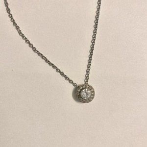 Round Diamond Halo Pendandt